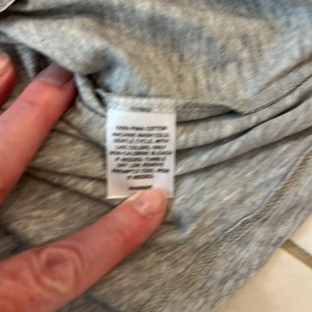 Nordstrom Gray V-Neck Women's Top - Picture 3 of 3